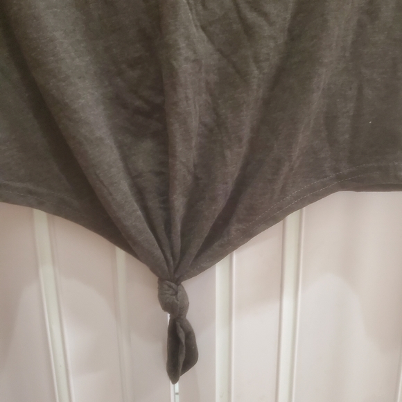 NWT Charcoal crop top with short sleeves and knot in front from On Fire size S. - Picture 2 of 5